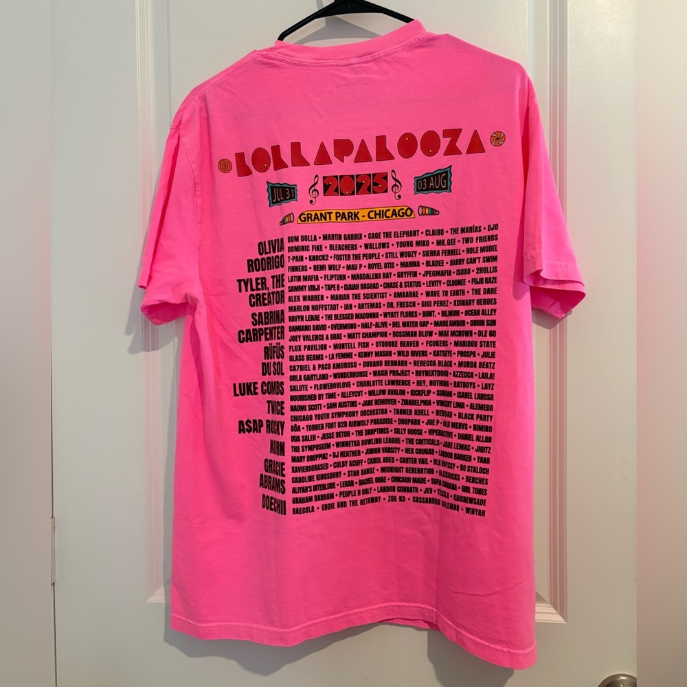 Lollapalooza 2025 genuine Hot pink Festival Tee - Picture 4 of 7